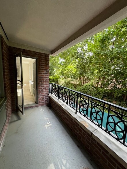 Balcony - 20 Church St