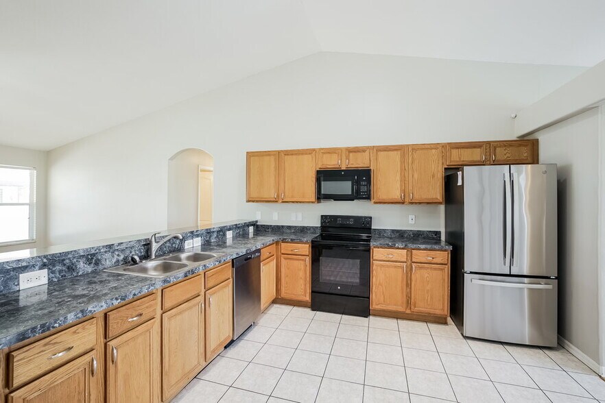Building Photo - 1103 SW 40th Terrace