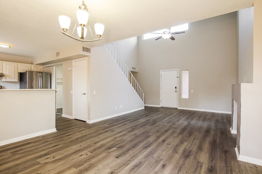 Building Photo - 7032 S 44th St