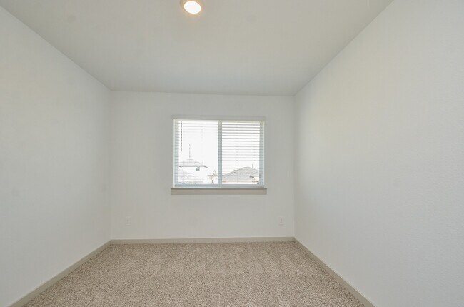 Building Photo - 29203 Pikes Peak Dr