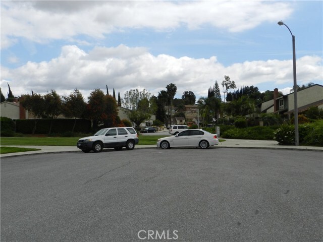 Building Photo - 2616 S Moorland Pl