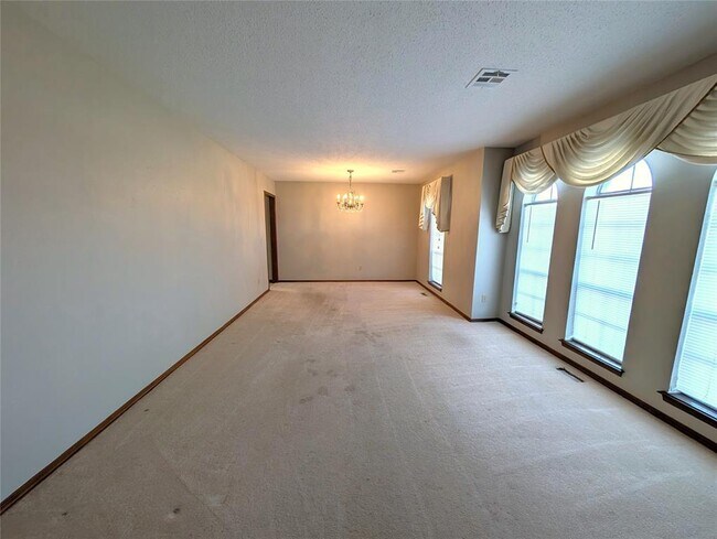 Building Photo - 6308 NW 84th St