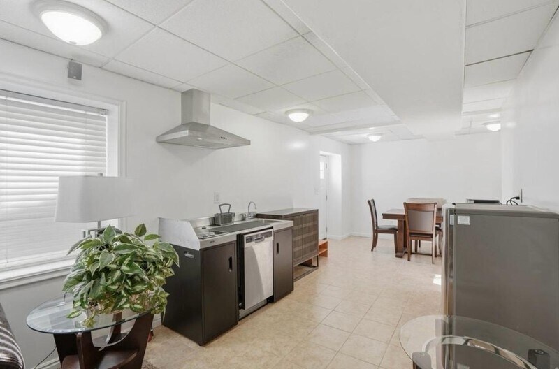 Building Photo - 9489 Kirkside Dr