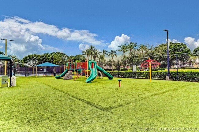 Building Photo - 3387 Commodore Ct