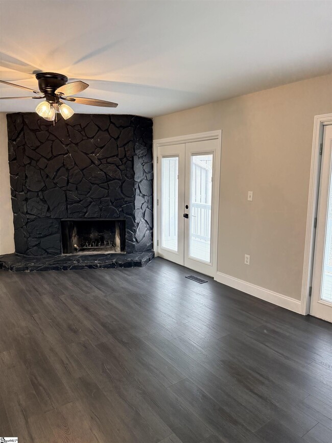 Building Photo - 36 Spinnaker Ct