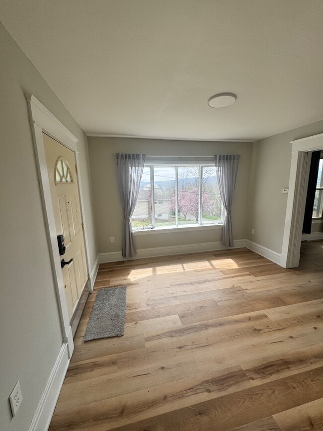 Building Photo - 5017 Highland Park Ave