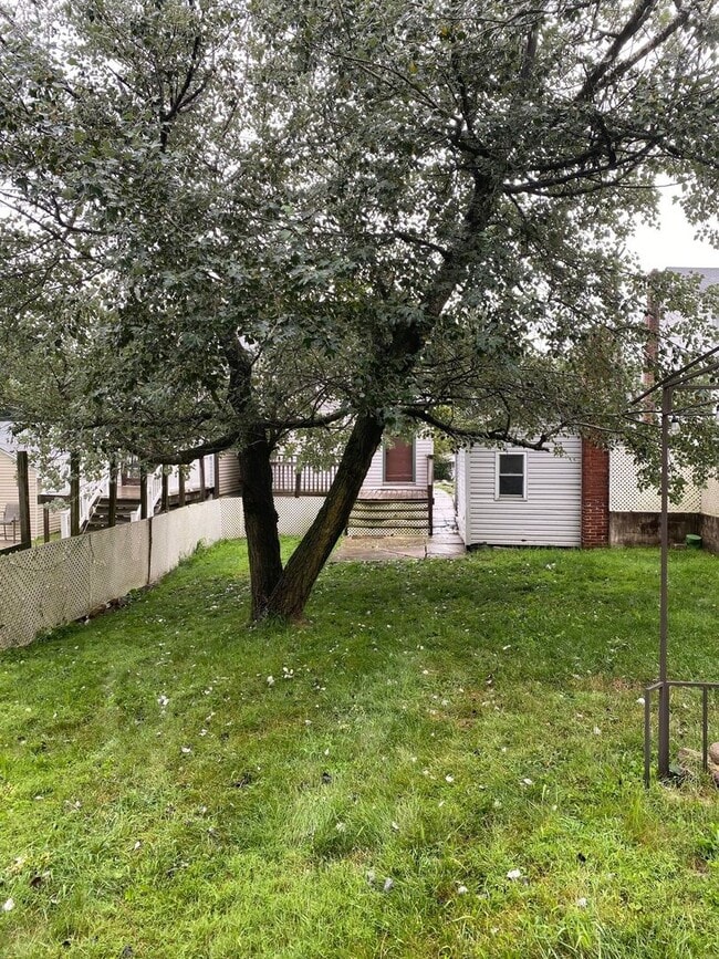 Building Photo - 2 bedroom 2 bathroom