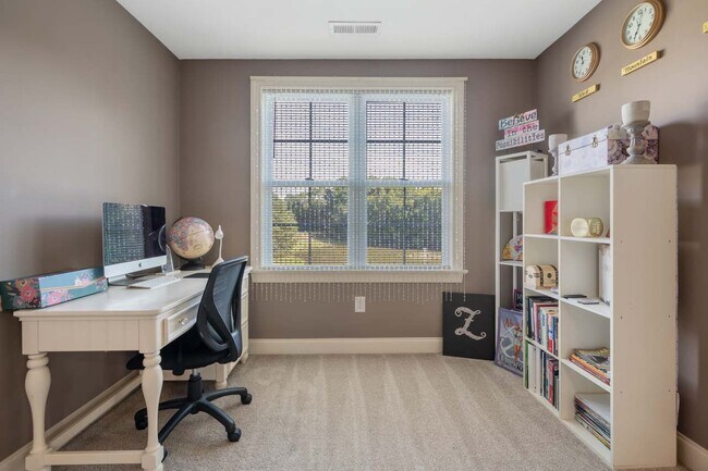 Building Photo - 1100 Southern Escape Way