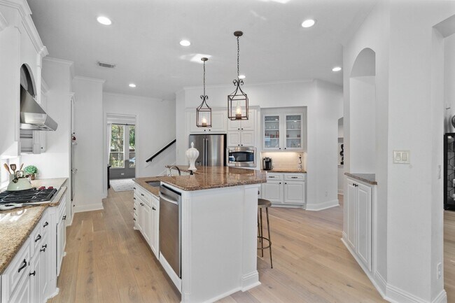 Building Photo - 19214 Noah Arbor Ln