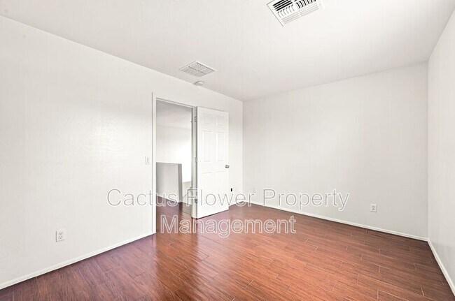 Building Photo - 3628 E Janelle Way
