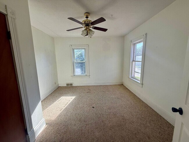 Building Photo - 110 Adrian St