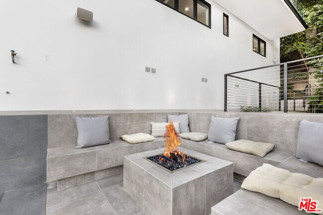 Building Photo - 7317 Caverna Dr