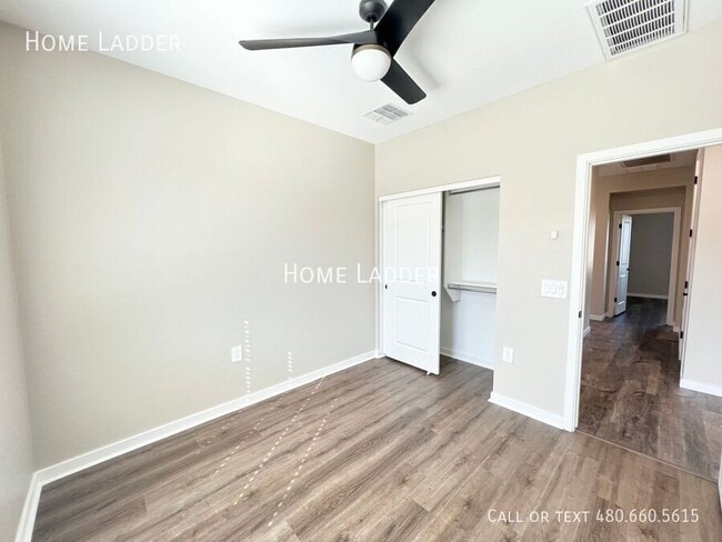 Building Photo - 779 E Doral Ave