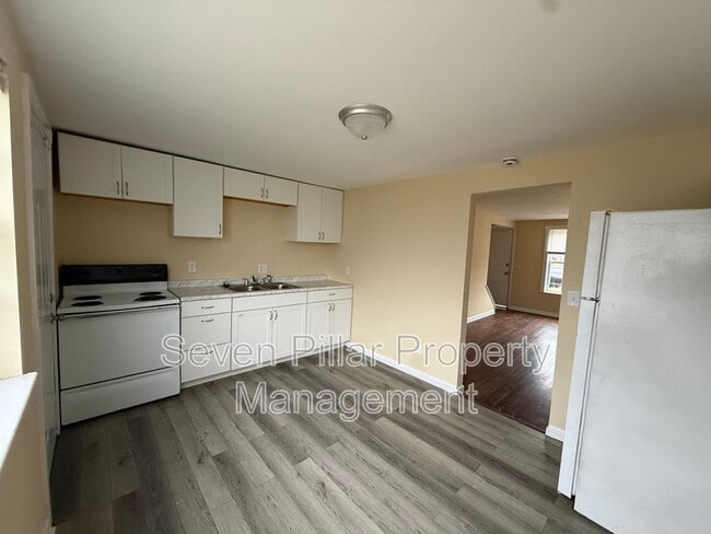 Building Photo - 3733 Briggs Rd