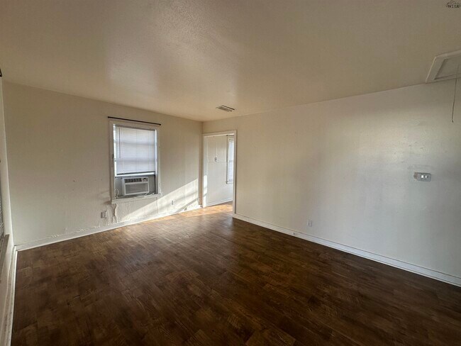 Building Photo - 3013 Lebanon Rd