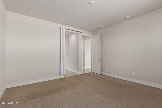 Building Photo - 6918 W Winston Dr