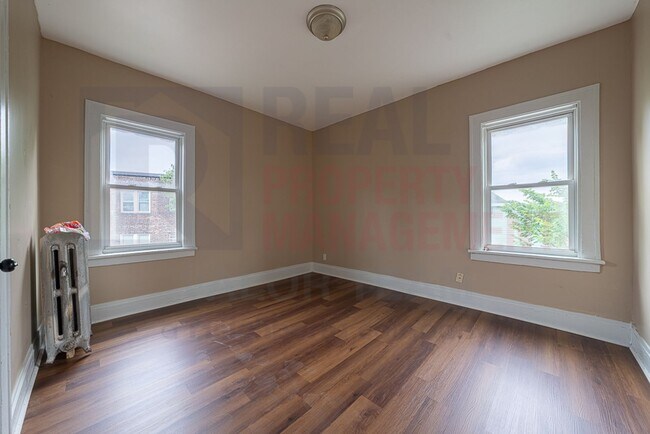 Building Photo - Convenience near Coventry