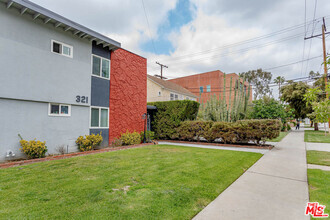 Building Photo - 321 Lincoln Ave