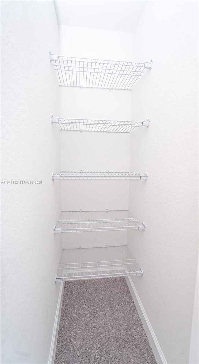 Building Photo - 2646 SE 27th Dr