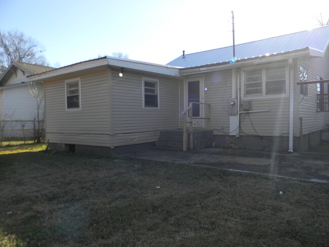 Building Photo - 4305 Pulaski St