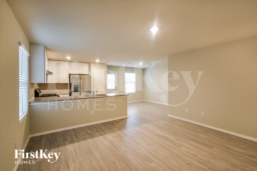 Building Photo - 10522 De Gonzalo Way