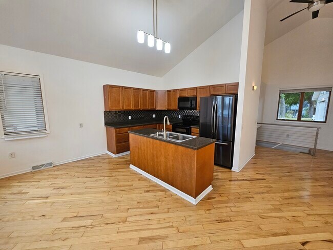 Great room, kitchen and dining area view - 4301 Quaker Trl NE