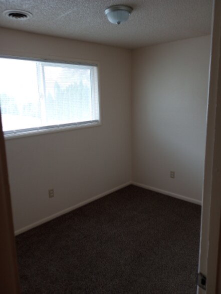 Building Photo - 703 N Tweedt St