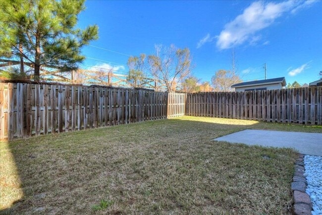 Building Photo - 1120 Sierra Ln