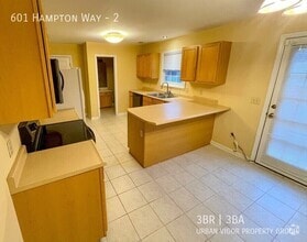 Building Photo - 601 Hampton Way