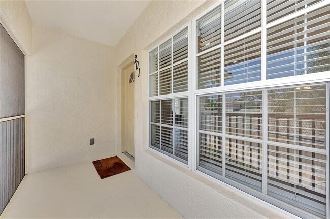 Building Photo - 400 Mirabella Cir