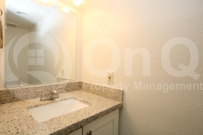 Building Photo - 11155 N 82nd Dr