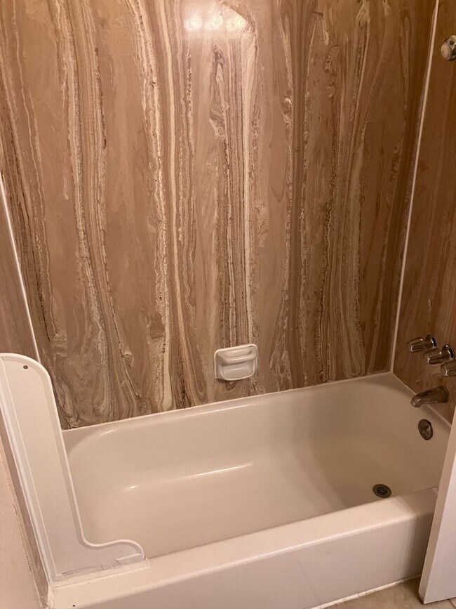 Building Photo - 1134 N Tucson Blvd