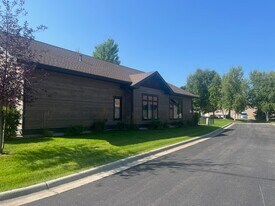 Building Photo - 720 Clearwater Dr