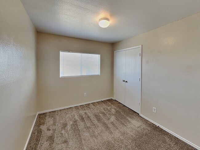 Building Photo - BEAUTIFUL HOME IN BURLESON ISD!