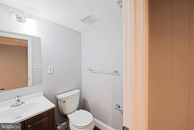 Building Photo - 3334 Webley Ct