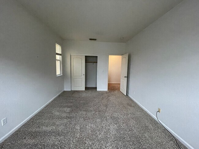 Building Photo - 1513 Sturm Dr