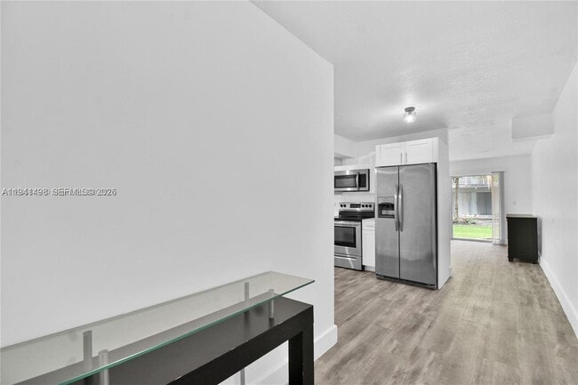 Building Photo - 9371 Fontainebleau Blvd