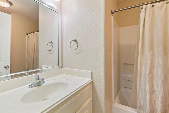 Building Photo - 7123 Sunrise Hill Ln