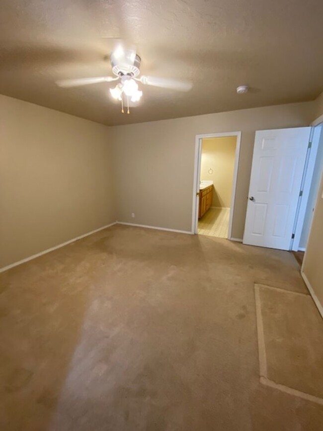 Building Photo - Single Story home in Central Boise availab...