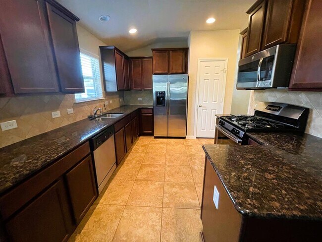 Building Photo - 406 Parkside Dr
