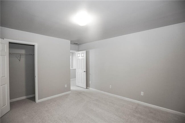 Building Photo - 2388 Fairlie Dr