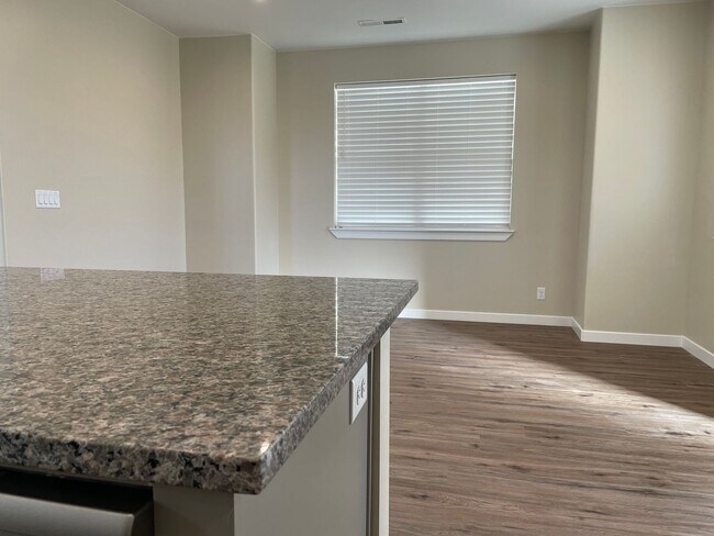 Building Photo - 741 Red Marble Ln