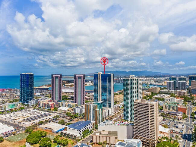 Building Photo - 555 South St