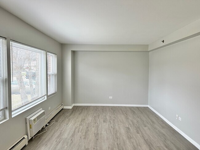 Building Photo - 8635 84th Ct