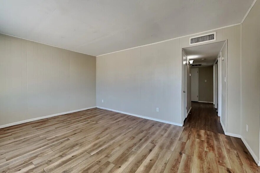 Building Photo - 4409 N 90th Dr
