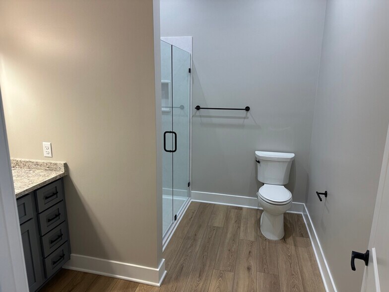 Building Photo - 104 S 4th St