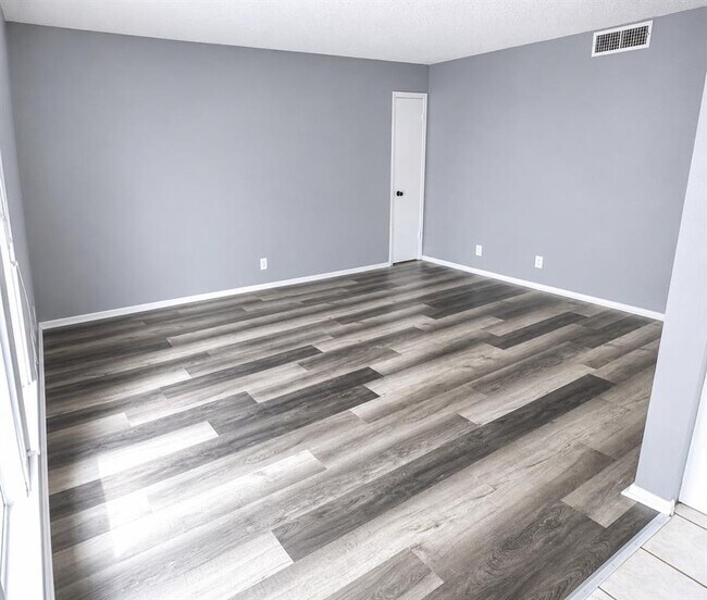 Building Photo - 3429 Willowrun Dr
