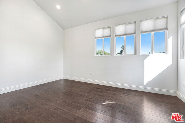 Building Photo - 1834 Euclid St