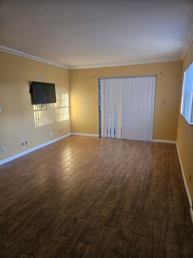 Building Photo - 4125 NW 88th Ave