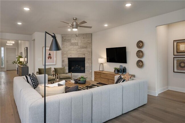 Building Photo - 7013 Empresa Dr